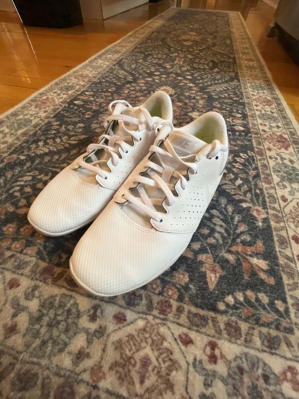 Nike Women's Sideline IV Cheerleading Shoes White 6.5